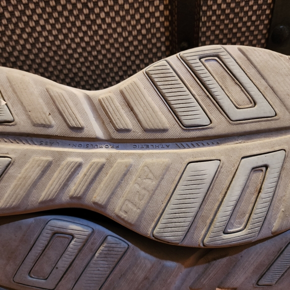 APL Techloom Phantom Knit Athletic Running Shoes - Picture 12 of 13